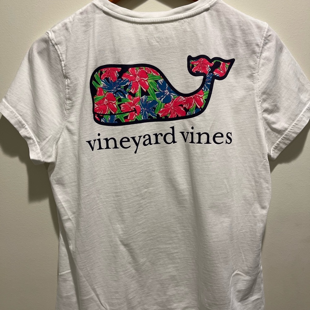 Women’s Vineyard Vines Tee Size L - Picture 2 of 4